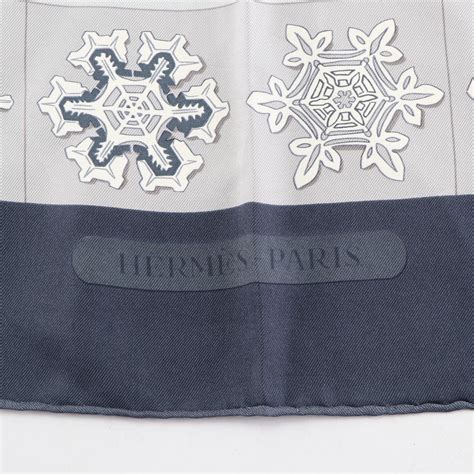 HERMES Silk Feux de L'hiver Scarf 90 